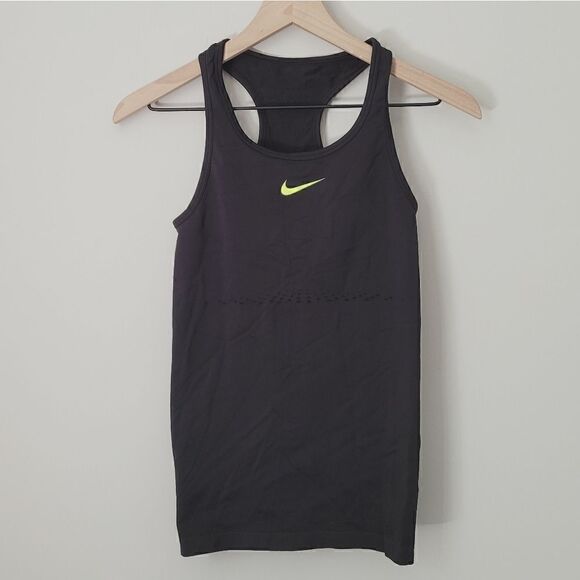 Nike Pro Dri-Fit Tank in Black Size Small - Picture 1 of 7